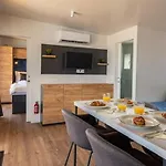 Terra Park Spiritos - Luxury Mobile House Ina Appartement Kolan