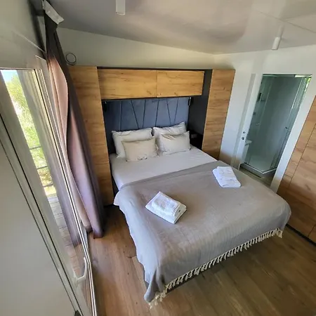 Terra Park Spiritos - Luxury Mobile House Ina Apartment *